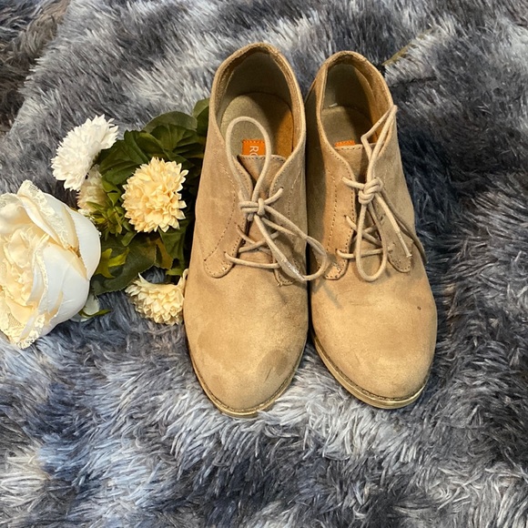 Rocket Dog Shoes Rocket Dog Sued Lace Up Booties Poshmark